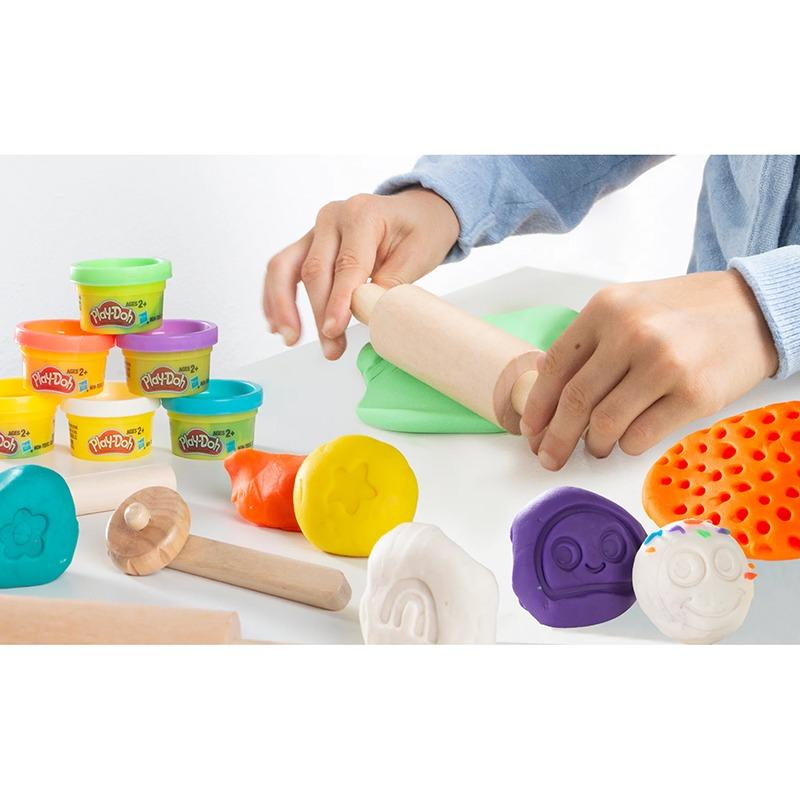 Play-Doh Children's Seating Group with Modelling Accessories