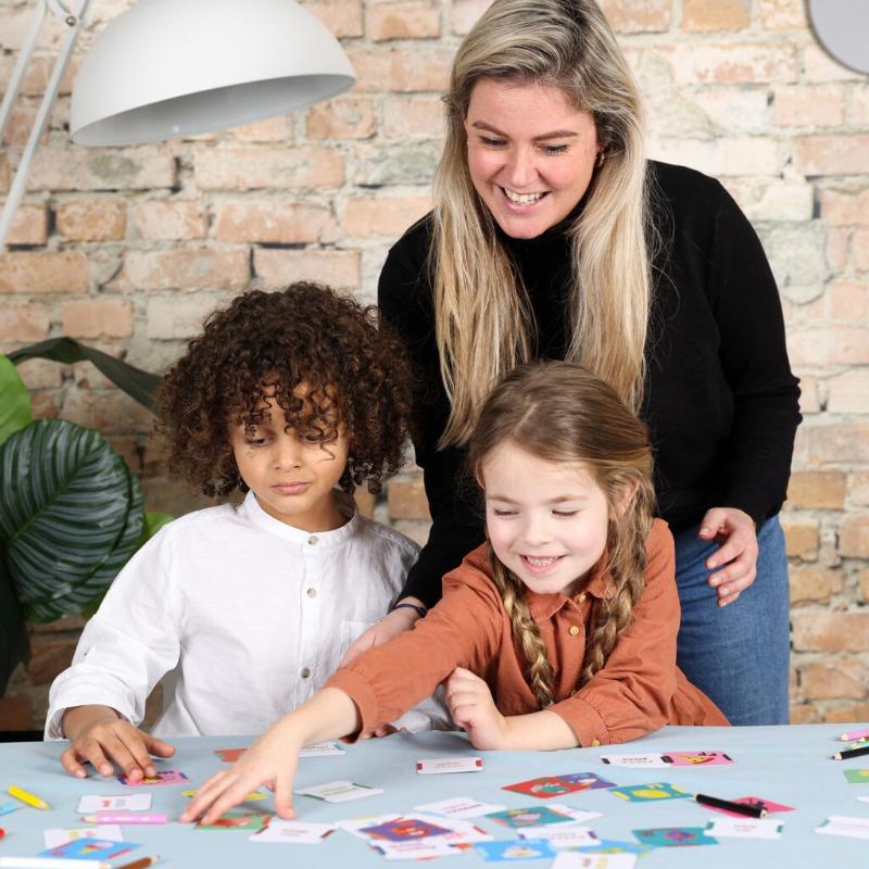 كرييتف - مجموعة تعلم أحرف اللغة الانجليزية