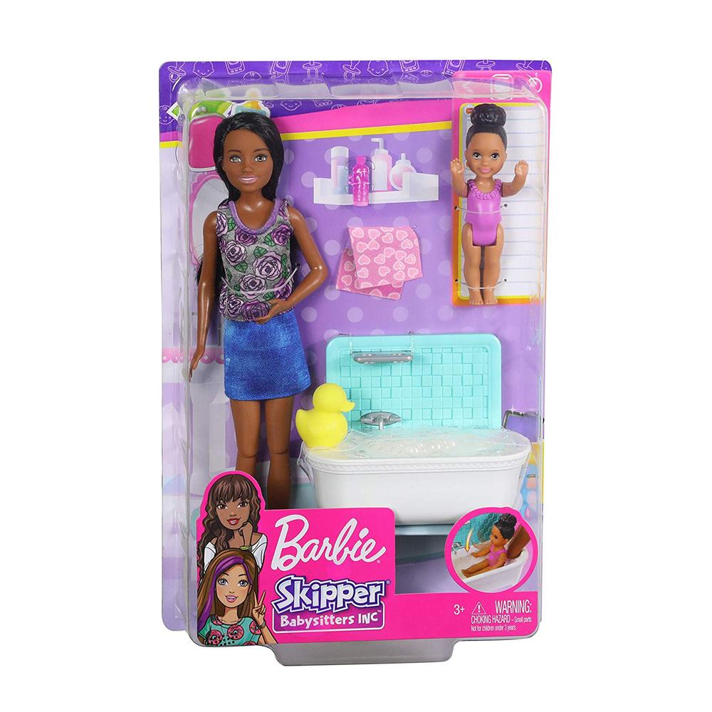 باربي - جليسة الأطفال مع طفل