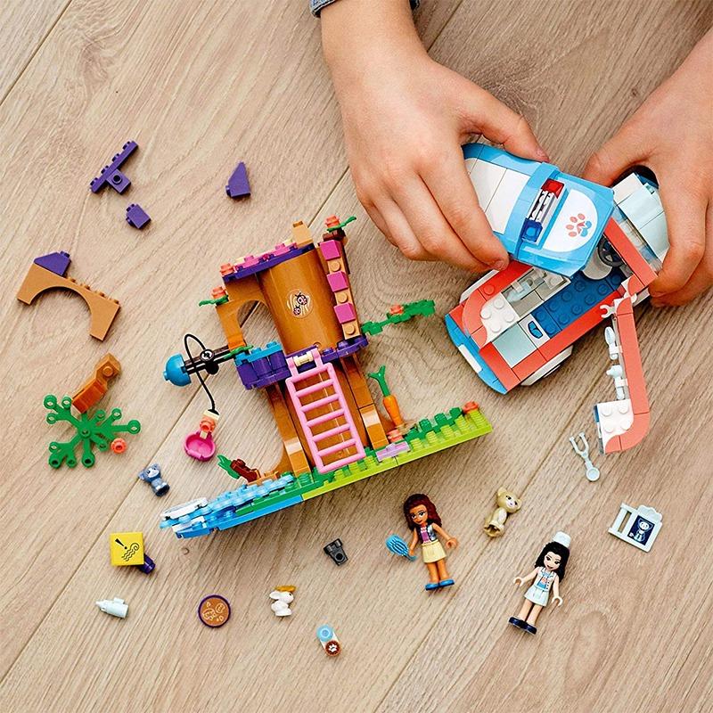 LEGO Friends Vet Clinic Ambulance