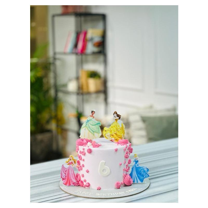 Monty's Disney Princess Vanilla Cake - 6 Inch