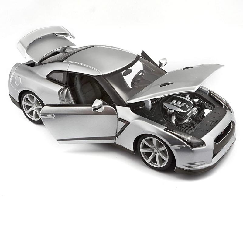 بوراجو - سيارة نيسان جي تي آر 2009  لون رمادي