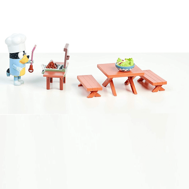 Bluey Mini Family Backyard Set With Figure