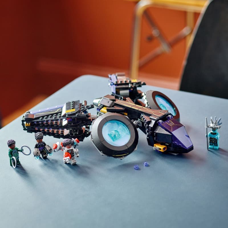 Lego Shuri's Sunbird Building Set 76211 thumbnail 3