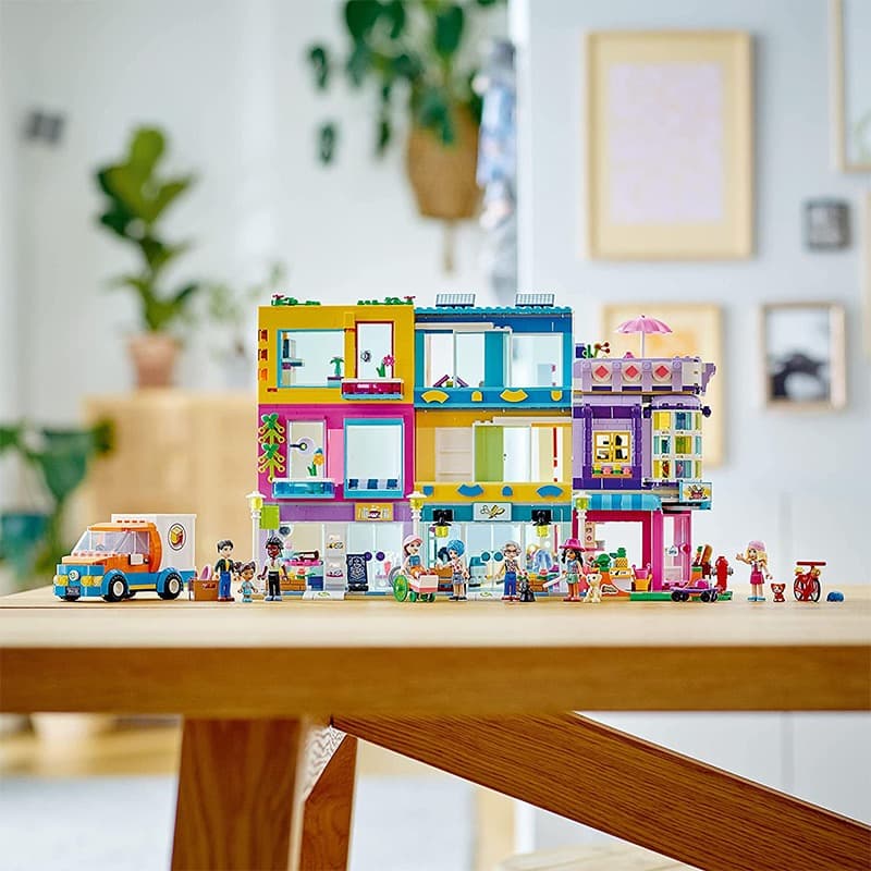 LEGO Friends Main Street Building 41704 thumbnail 2