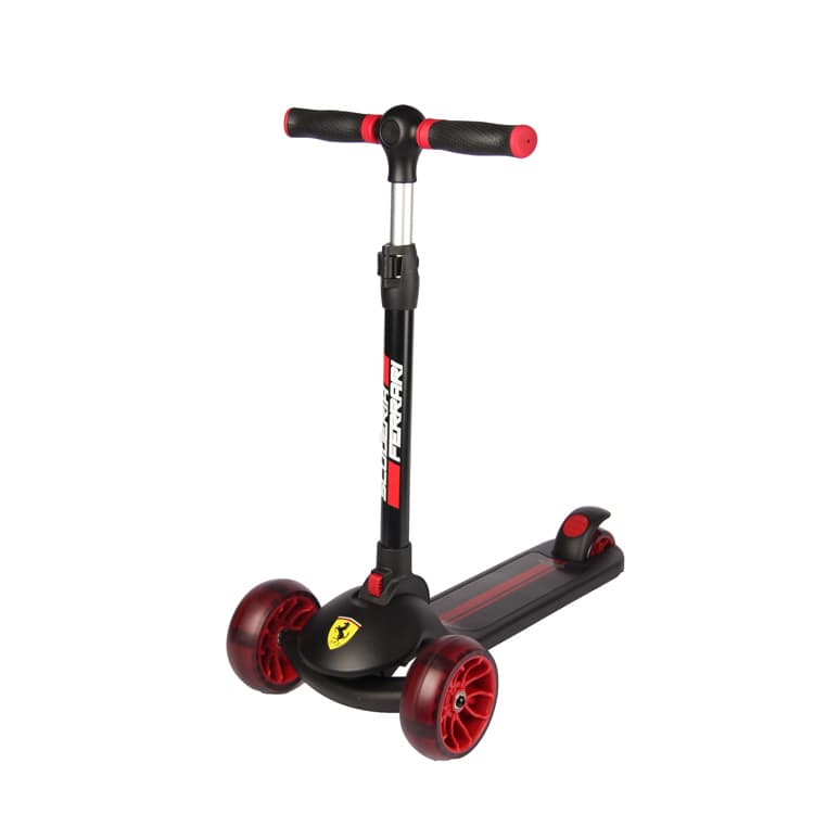 Ferrari 3-Wheel Foldable Twist Scooter - Black thumbnail 2