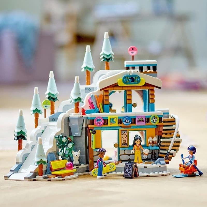 LEGO Friends Holiday Ski Slope and Cafe thumbnail 3