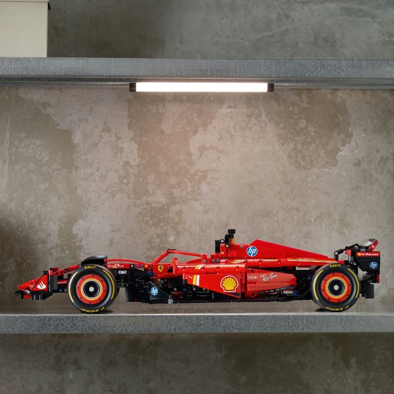 LEGO Technic Ferrari Race Car thumbnail 5