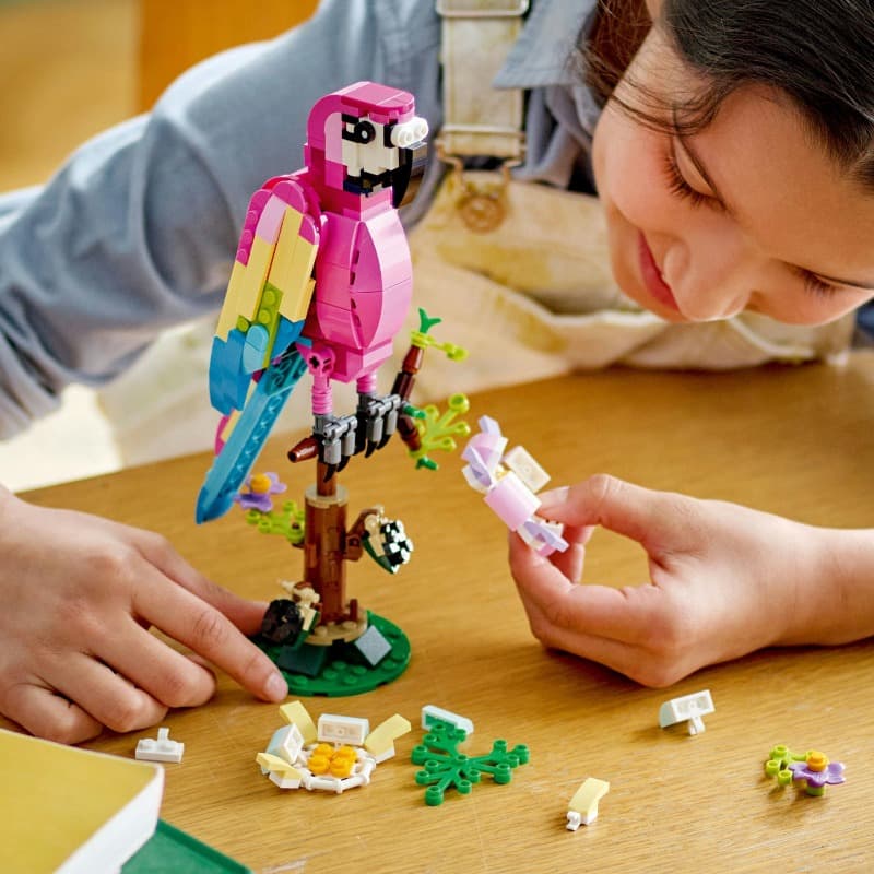 LEGO Creator Exotic Pink Parrot thumbnail 4