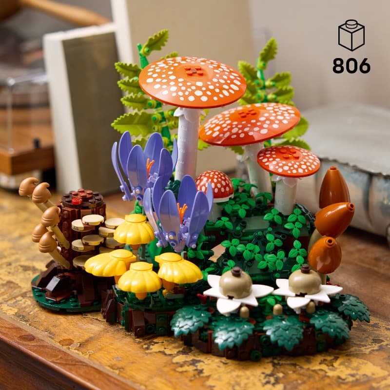 LEGO Botanicals Woodland Mushrooms Building Set thumbnail 2