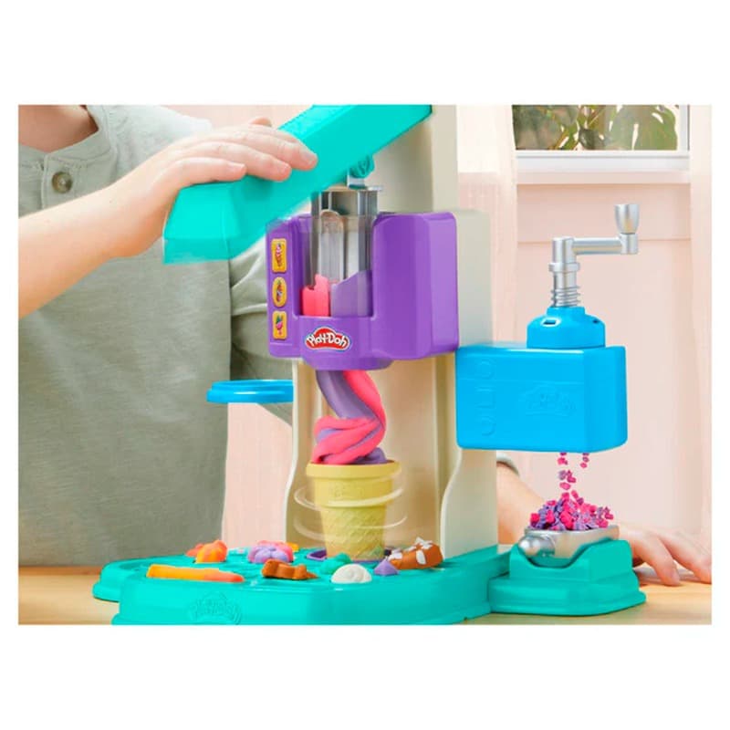 Play Doh Rainbow Swirl Ice Cream Playset thumbnail 3