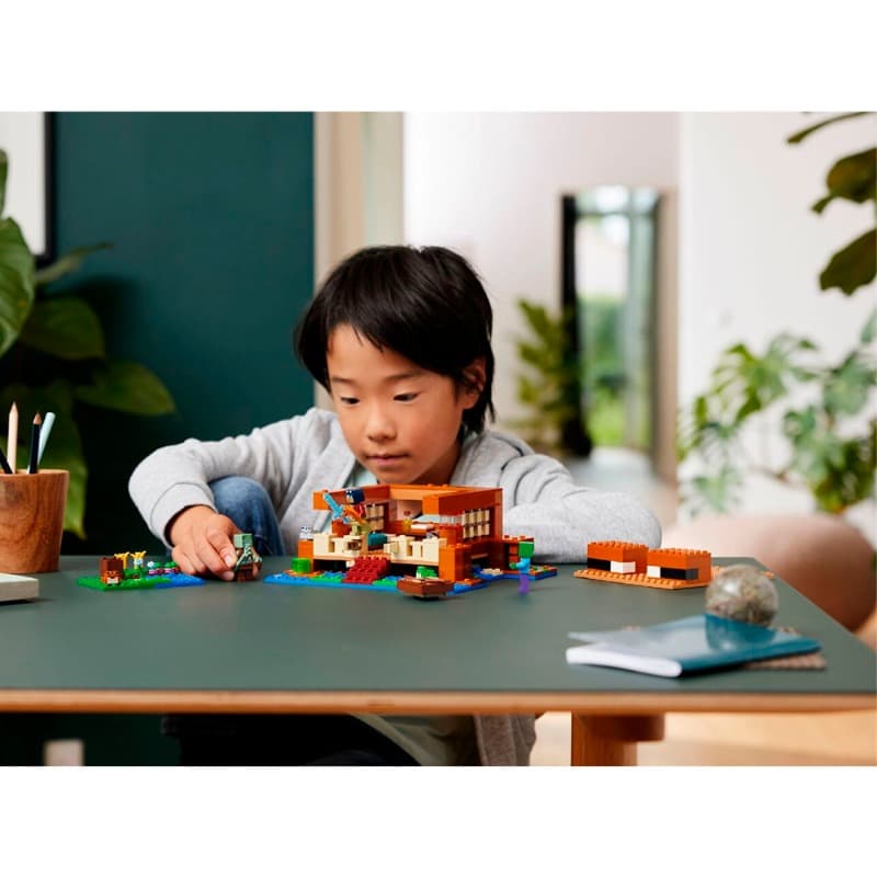 LEGO Frog House Building Set thumbnail 4