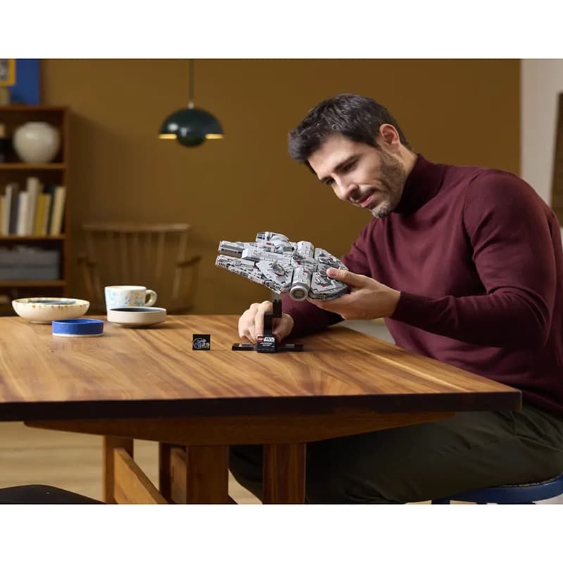 LEGO Millennium Falcon Building Blocks thumbnail 3