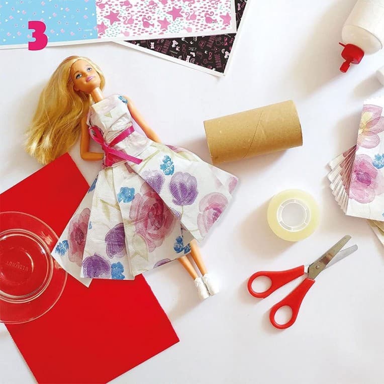 Lisciani Barbie Fashion A Telier With Doll thumbnail 3
