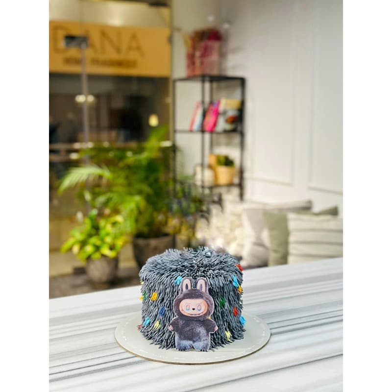 Montys Labubu Cake