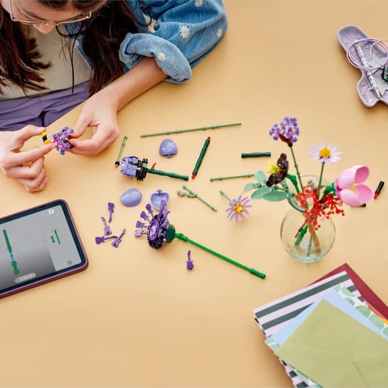 Lego Olivia Rodrigos Flower Bouquet 11507 thumbnail 5